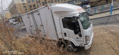 Qingling Isuzu M100 120 hp 4X2 4.13 m - фото 3