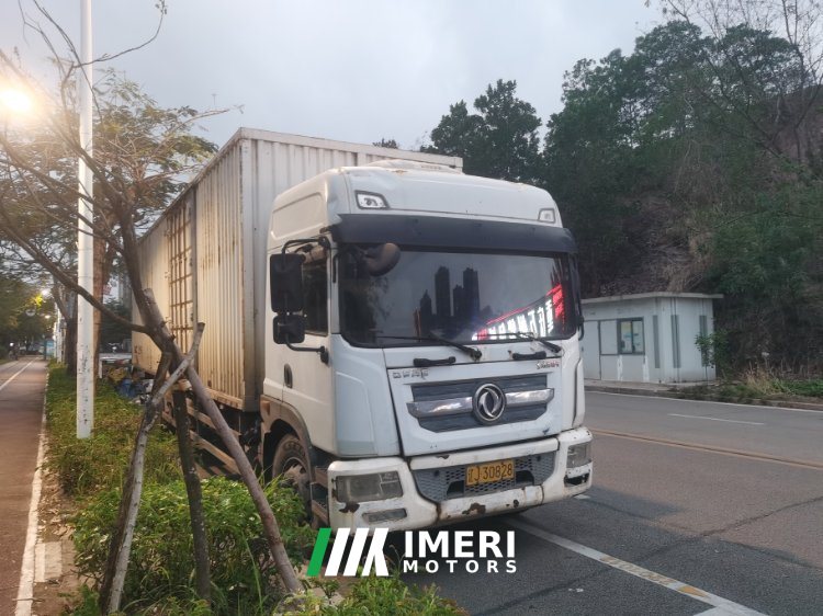 2018 Dongfeng Duolika D12 220 hp 4X2 9.75 m