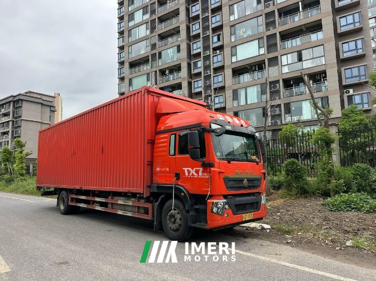 Sinotruk HOWO TX7 270 hp 4X2 9.52 m - грузовик из Китая
