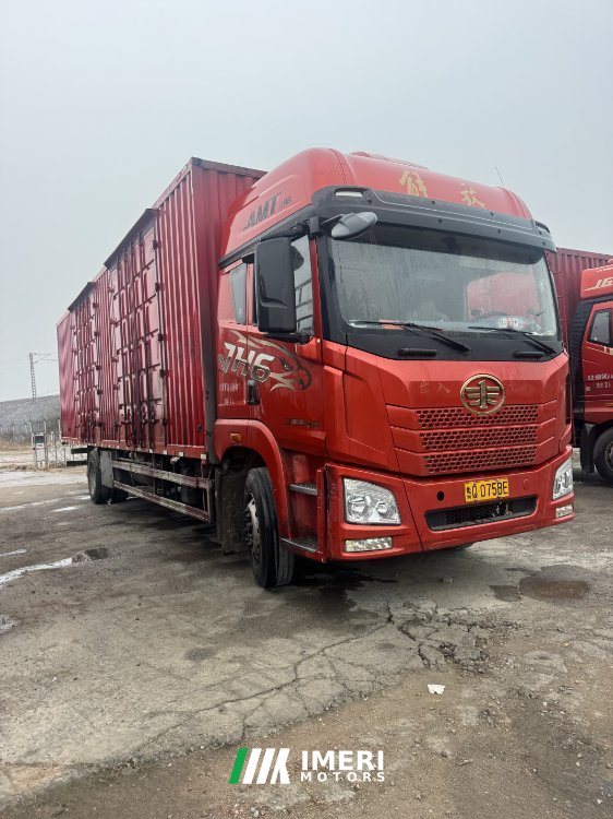 FAW Jiefang JH6 300 hp 4X2 9.7 m - грузовик из Китая