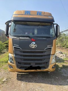 Dongfeng Liuzhou Chenglong H7 500 hp 6X4 - фото 2