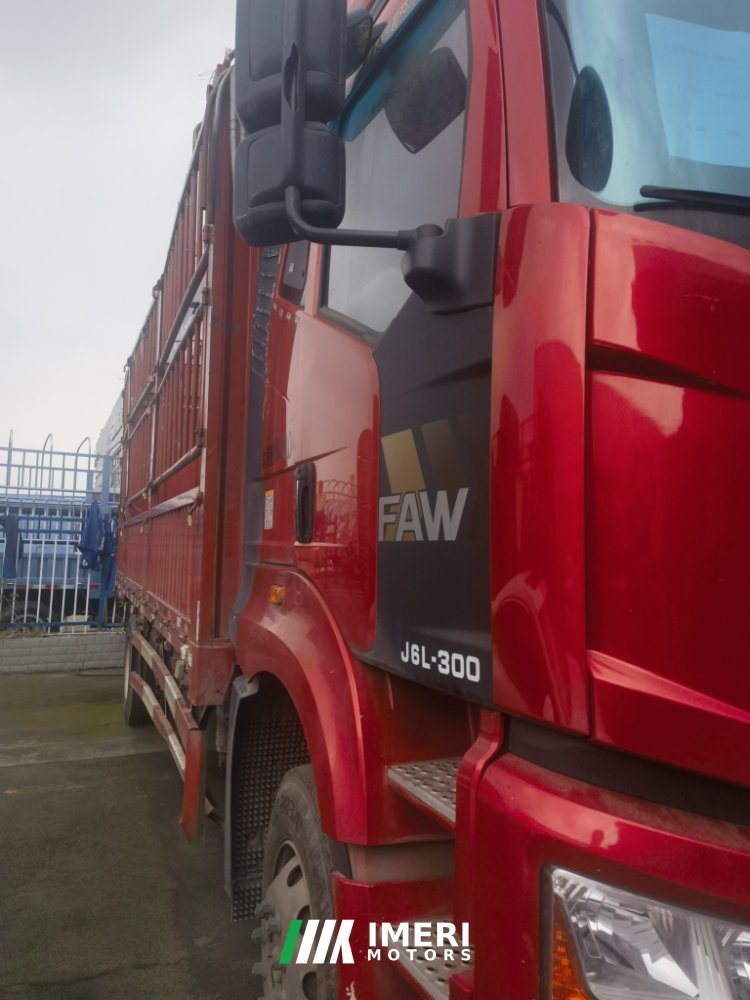 2025 FAW Jiefang J6L 300 hp 4X2 6.75 m