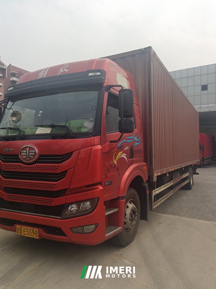 2021 FAW Jiefang VH 250 hp 4X2 9.65 m