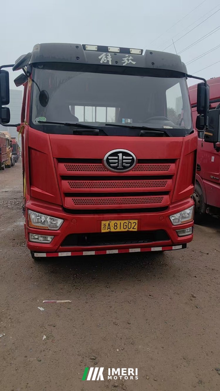 2023 FAW Jiefang J6L 240 hp 4X2 6.75 m