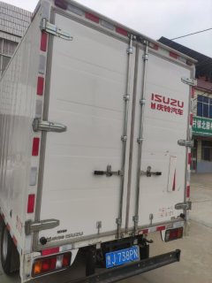 Qingling Isuzu KV100 131 hp 4X2 4.2 m - фото 3