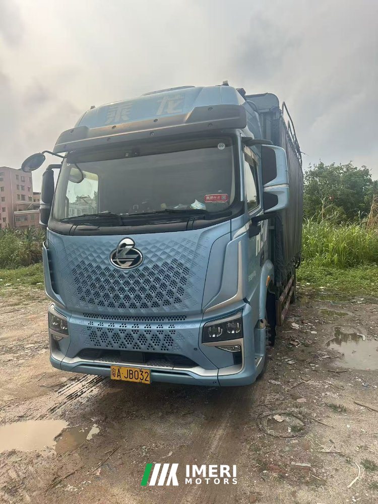 2024 Dongfeng Liuzhou Chenglong H5V 270 hp 4X2 6.8 m