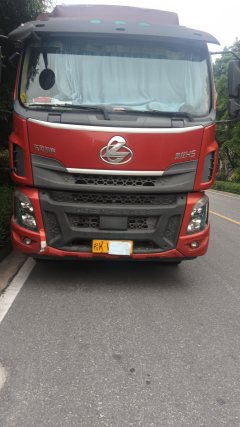 Dongfeng Liuzhou Chenglong H5 220 hp 4X2 6.8 m - фото 2