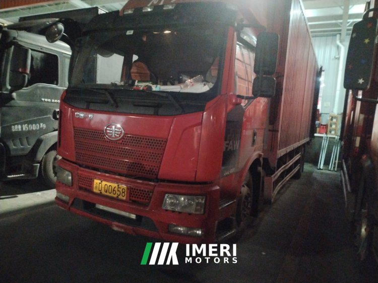 FAW Jiefang J6L 220 hp 4X2 7.8 m - грузовик из Китая