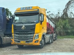 Dongfeng Liuzhou Chenglong H7 430 hp 6X4 - фото 1