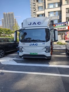 JAC ES9 4.18 m - фото 1