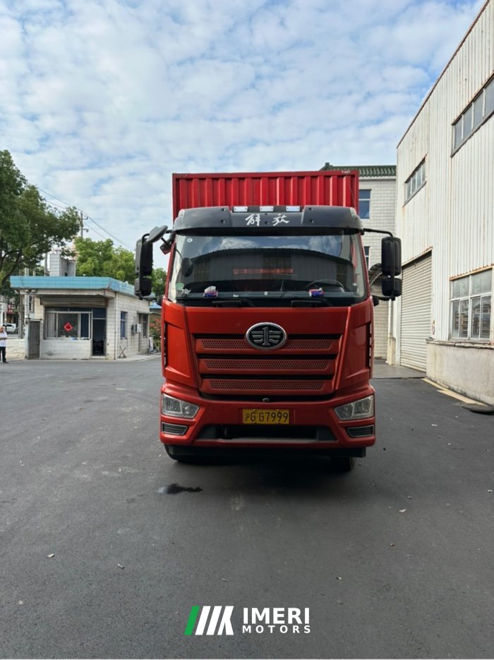 2025 FAW Jiefang J6L 240 hp 4X2 6.8 m