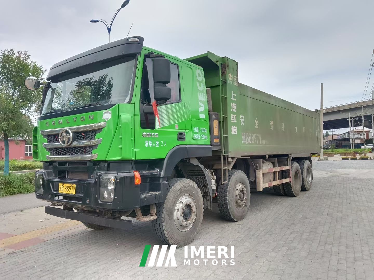 2021 SAIC Hongyan Genlyon 480 hp 8X4 8 m