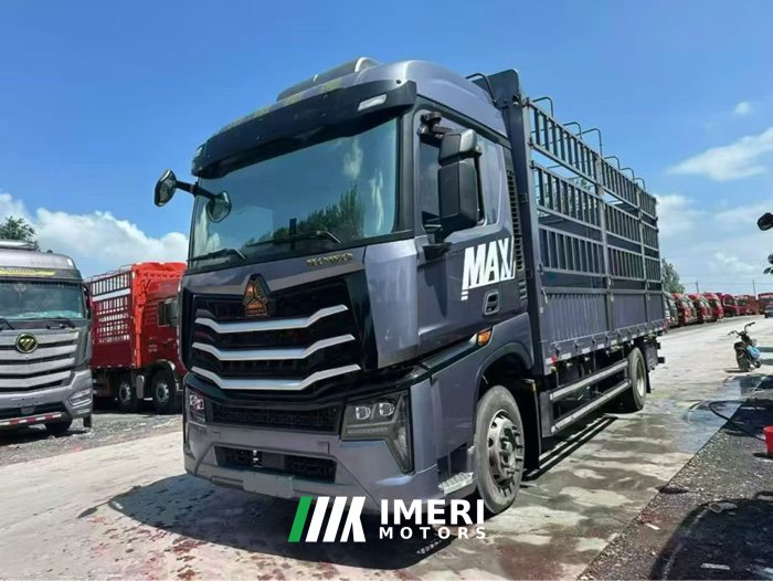 Sinotruk HOWO Max 330 hp 4X2 6.75 m - грузовик из Китая