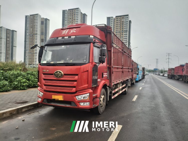 2022 FAW Jiefang J6L 260 hp 4X2 6.75 m
