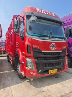 Dongfeng Liuzhou Chenglong H5 220 hp 4X2 6.8 m - фото 3