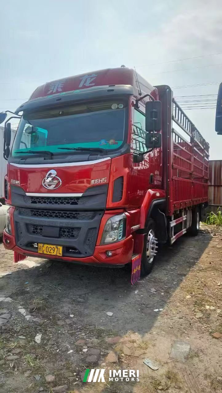 Dongfeng Liuzhou Chenglong H5 240 hp 4X2 6.8 m - грузовик из Китая