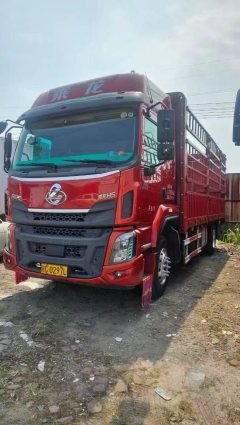 Dongfeng Liuzhou Chenglong H5 240 hp 4X2 6.8 m - фото 1