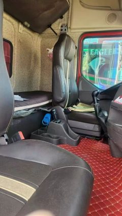 Dongfeng Liuzhou Chenglong H5 240 hp 4X2 6.8 m - фото 3