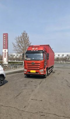 FAW Jiefang J6L 260 hp 4X2 9.7 m - фото 1
