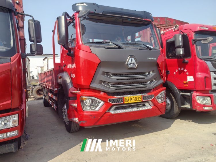2021 Sinotruk HOWO TS5 220 hp 4X2 6.75 m