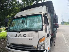 JAC J6 143 hp 4X2 4.15 m - фото 2