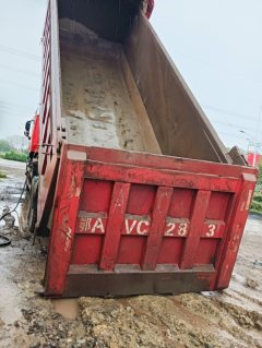 SAIC Hongyan 350 hp 6X4 7 m - фото 7