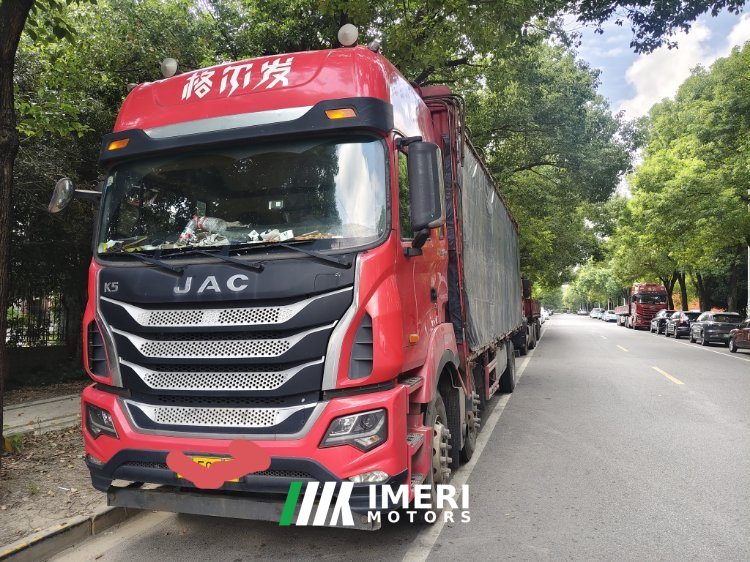 JAC Gallop GAC Higer K5 290 hp 6X2 9.6 m - грузовик из Китая