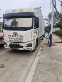 FAW Jiefang JH6 300 hp 4X2 9.6 m - фото 1