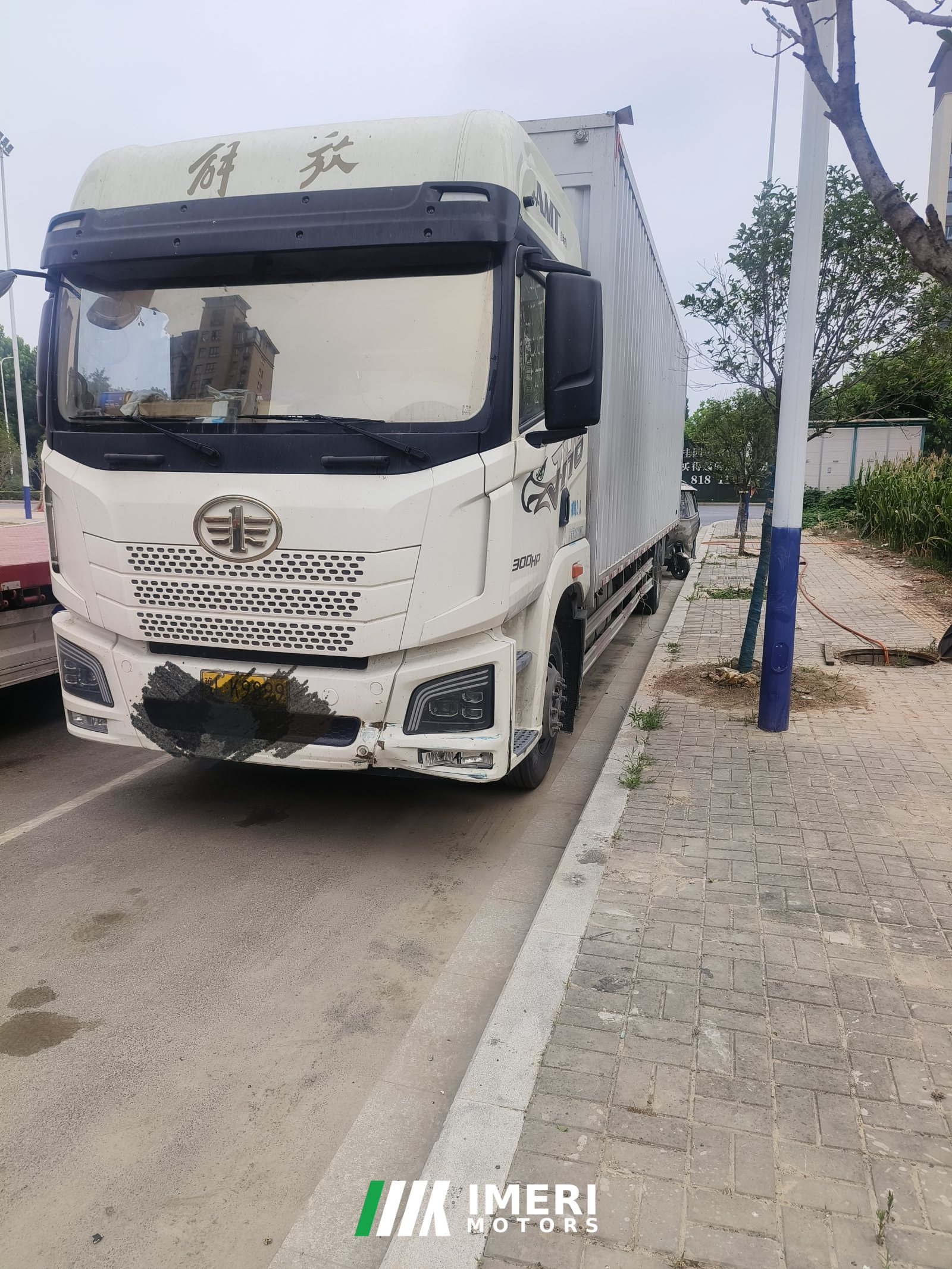 2024 FAW Jiefang JH6 300 hp 4X2 9.6 m