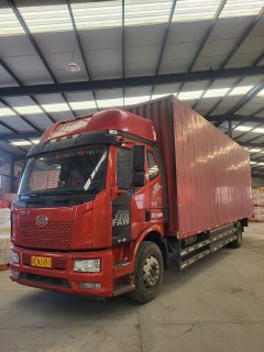 FAW Jiefang J6L 220 hp 4X2 8.7 m - фото 4