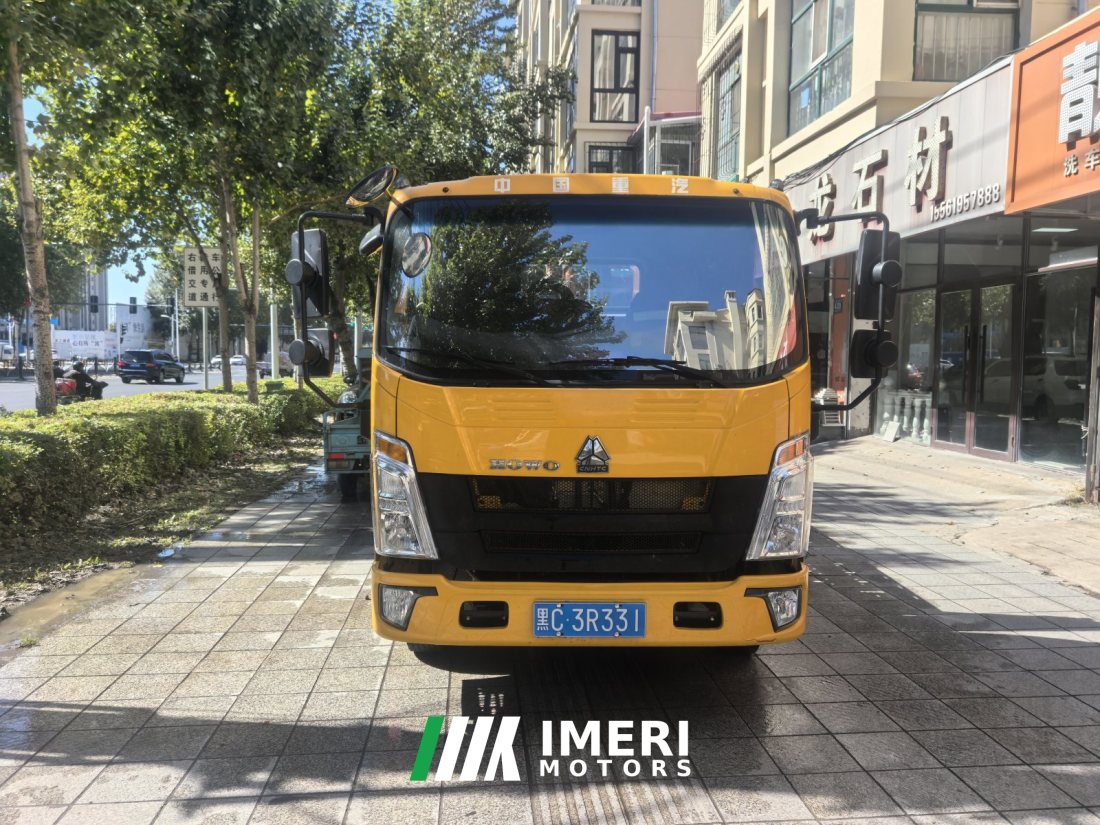 湖北宏宇(虹宇牌) Sinotruk HOWO chassis 1400 hp 4X2 5.6 m - грузовик из Китая