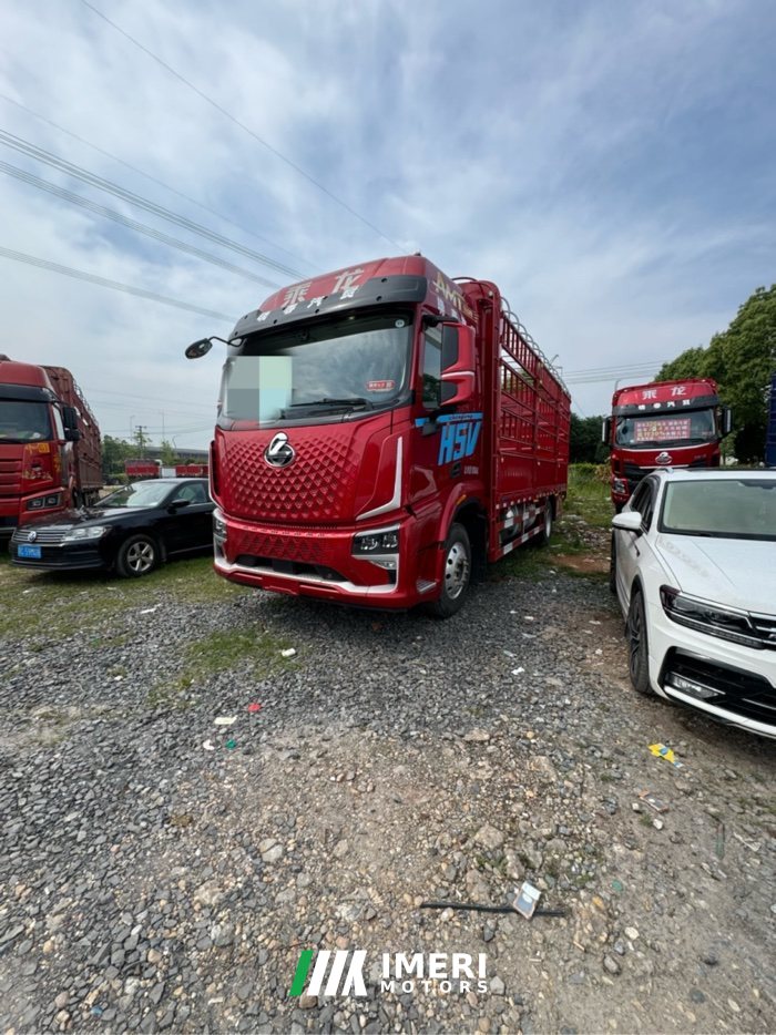 2026 Dongfeng Liuzhou Chenglong H5V 330 hp 4X2