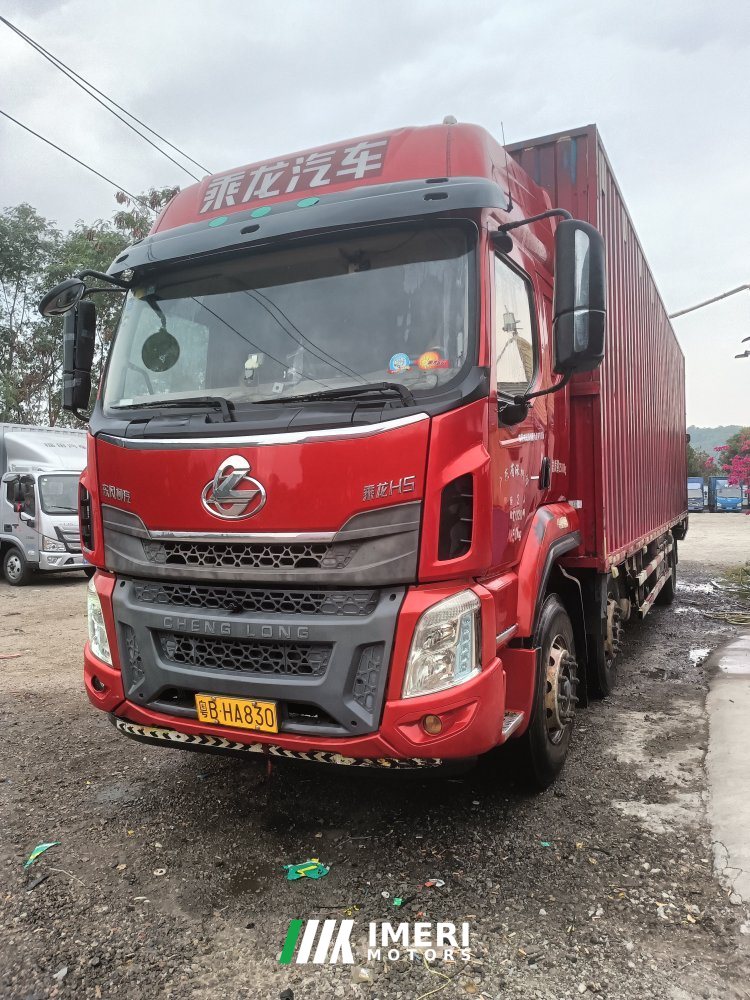 Dongfeng Liuzhou Chenglong H5 245 hp 6X2 9.7 m - грузовик из Китая