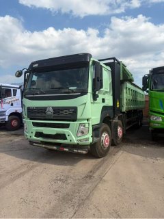 Sinotruk HOWO V7-X 8X4 8 m - фото 1