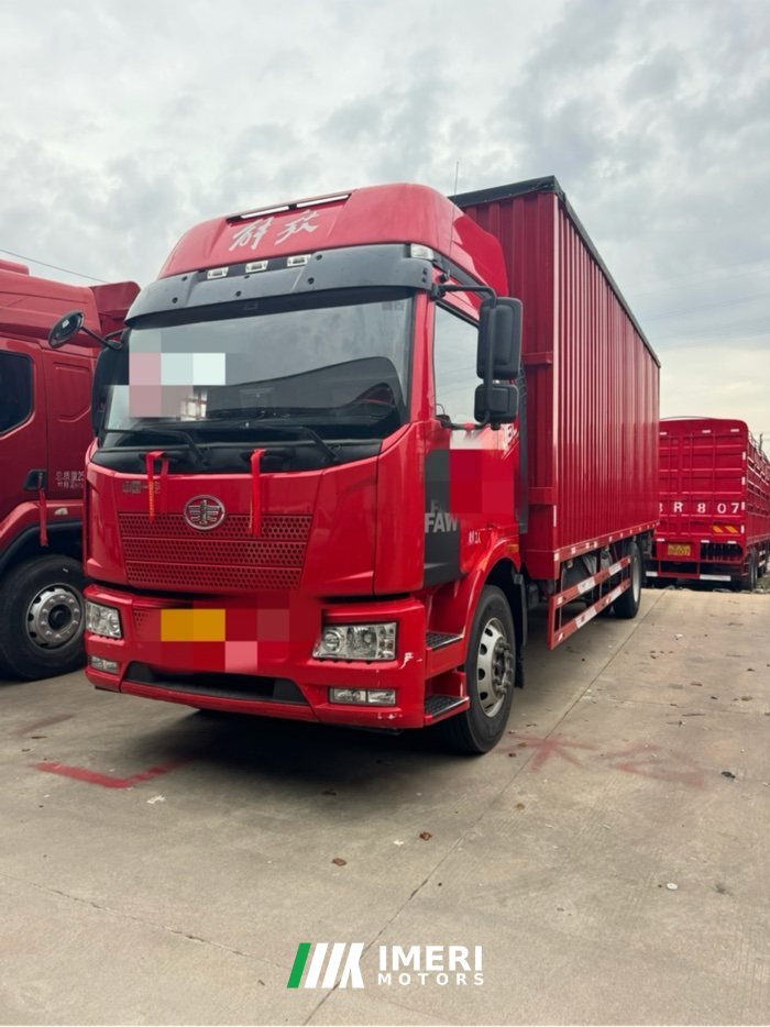 2022 FAW Jiefang J6L 240 hp 4X2 7.7 m
