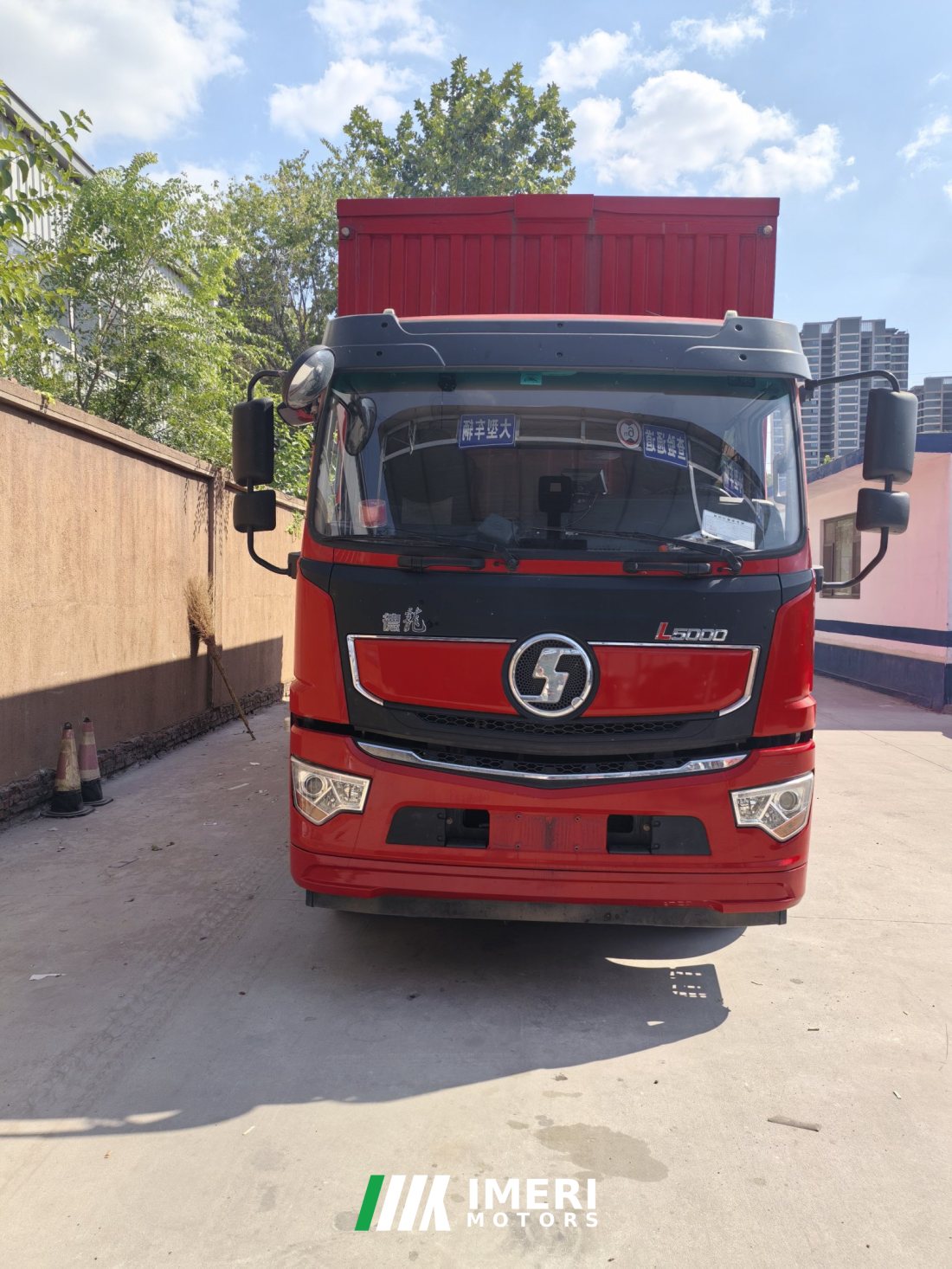 Shacman Q300 300 hp 4X2 9.8 m - грузовик из Китая