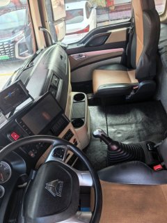 Sinotruk HOWO TX7 280 hp 4X2 9.8 m - фото 8