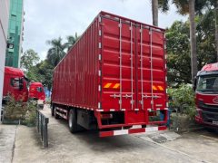 Dongfeng Liuzhou Chenglong H5 320 hp 6X2 9.7 m - фото 3