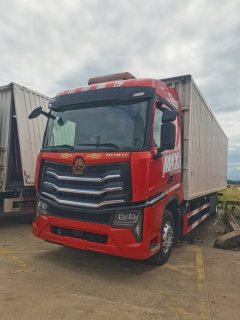 Sinotruk HOWO Max 330 hp 4X2 9.6 m - фото 1