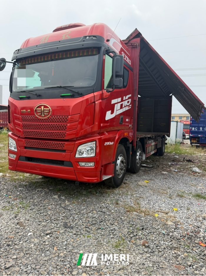 2021 FAW Jiefang JH6 290 hp 6X2 9.5 m