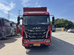 JAC Gallop GAC Higer K5 220 hp 4X2 7.8 m - фото 1