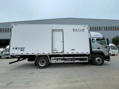 Foton Auman 330 hp 4X2 6.8 m - фото 2