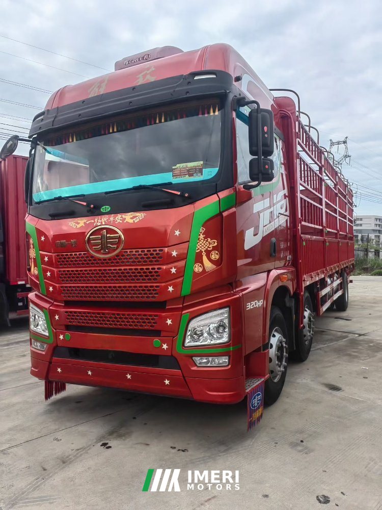 2021 FAW Jiefang JH6 320 hp 6X2 9.4 m