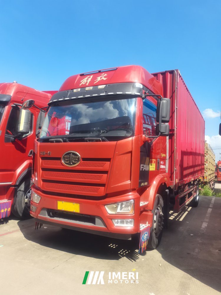 2022 FAW Jiefang J6L 260 hp 4X2 6.8 m