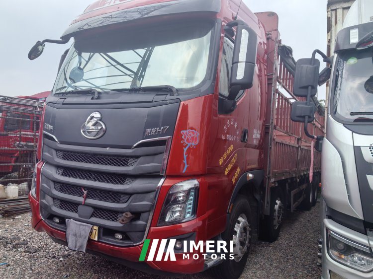 2021 Dongfeng Liuzhou Chenglong H7 460 hp 8X4 9.47 m