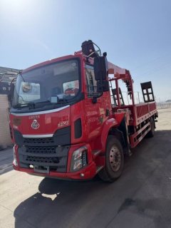 Dongfeng Liuzhou Chenglong M3 200 hp 4X2 5.4 m - фото 1