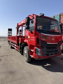 Dongfeng Liuzhou Chenglong M3 200 hp 4X2 5.4 m - фото 3