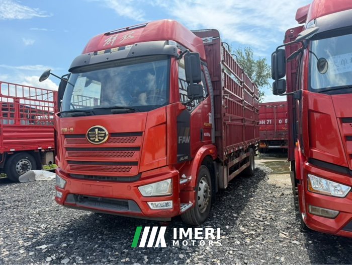 2020 FAW Jiefang J6L 240 hp 4X2 6.75 m