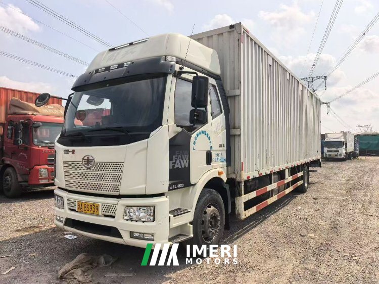 2023 FAW Jiefang J6L 220 hp 4X2 9.7 m