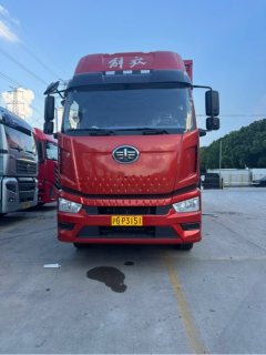 FAW Jiefang J6L 260 hp 4X2 8.2 m - фото 1